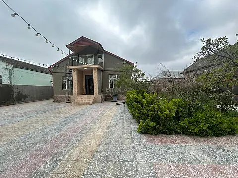 Satılır 4 otaqlı həyət evi 120 m²