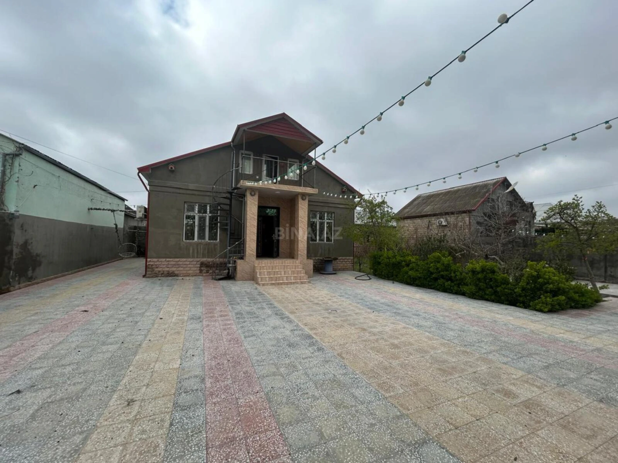 Satılır 4 otaqlı həyət evi 120 m²