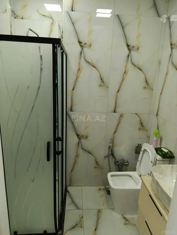 Kirayə verilir 2 otaqlı mənzil 67 m²