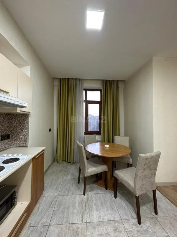 Kirayə verilir 2 otaqlı mənzil 75 m²