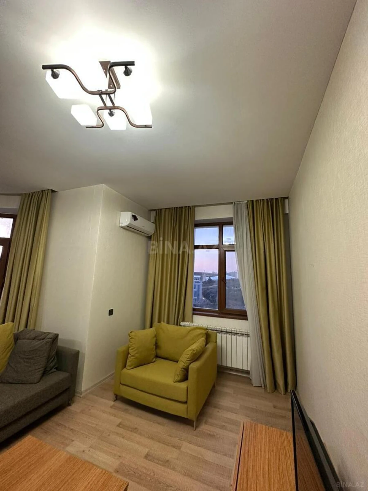 Kirayə verilir 2 otaqlı mənzil 75 m²