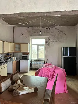 Satılır 6 otaqlı həyət evi 250 m²