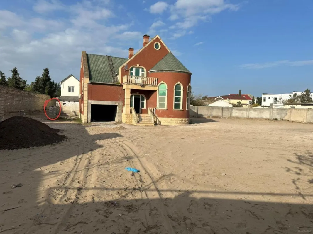 Satılır 6 otaqlı həyət evi 250 m²
