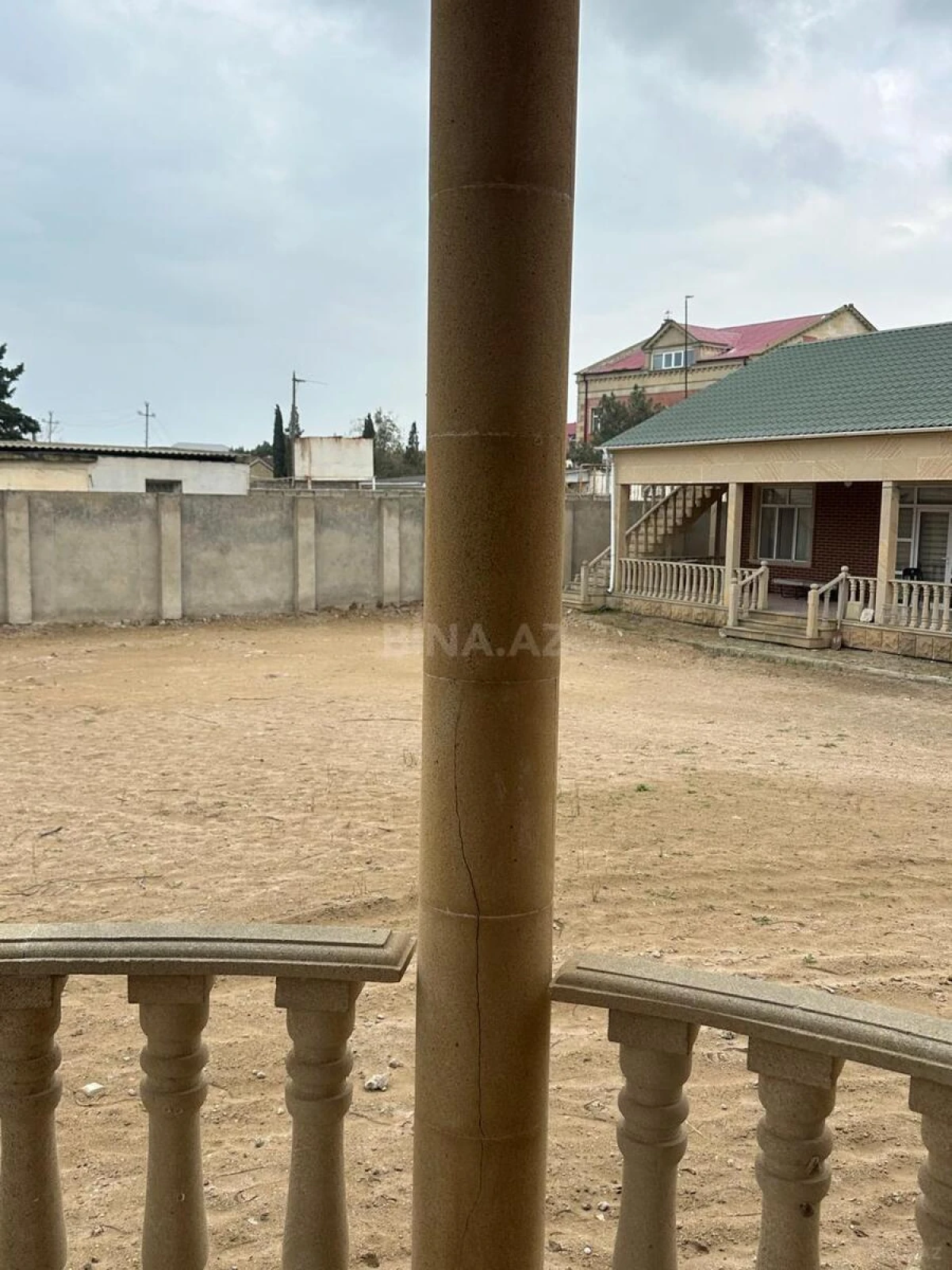 Satılır 6 otaqlı həyət evi 250 m²