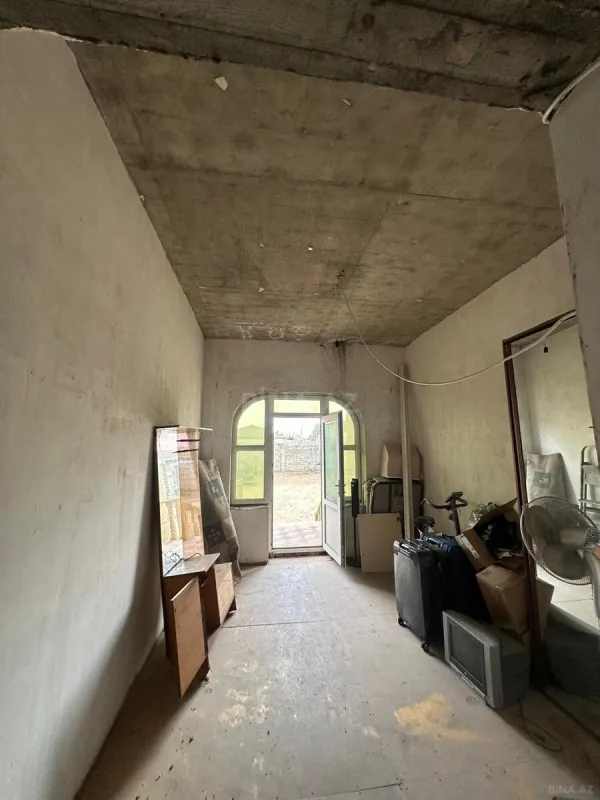 Satılır 6 otaqlı həyət evi 250 m²