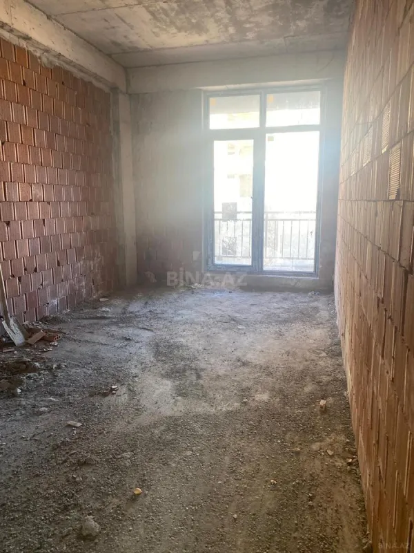 Satılır 4 otaqlı mənzil 165 m²