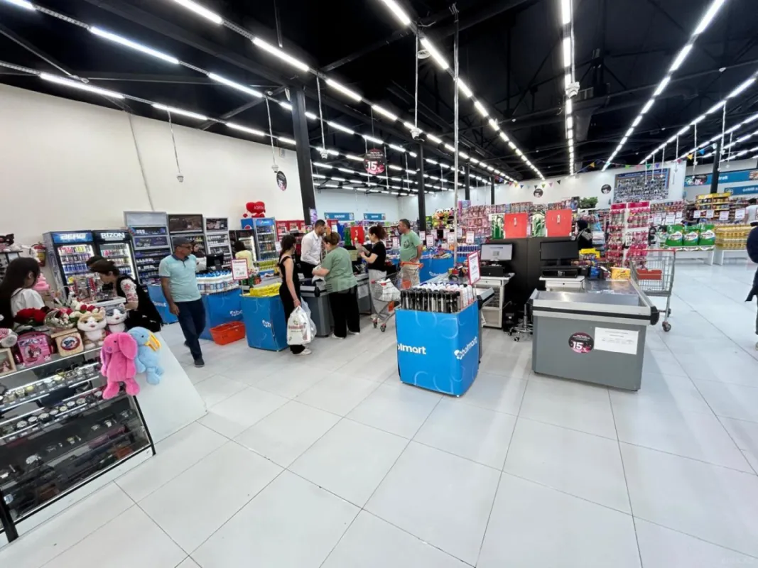 Satılır obyekt 1370 m²