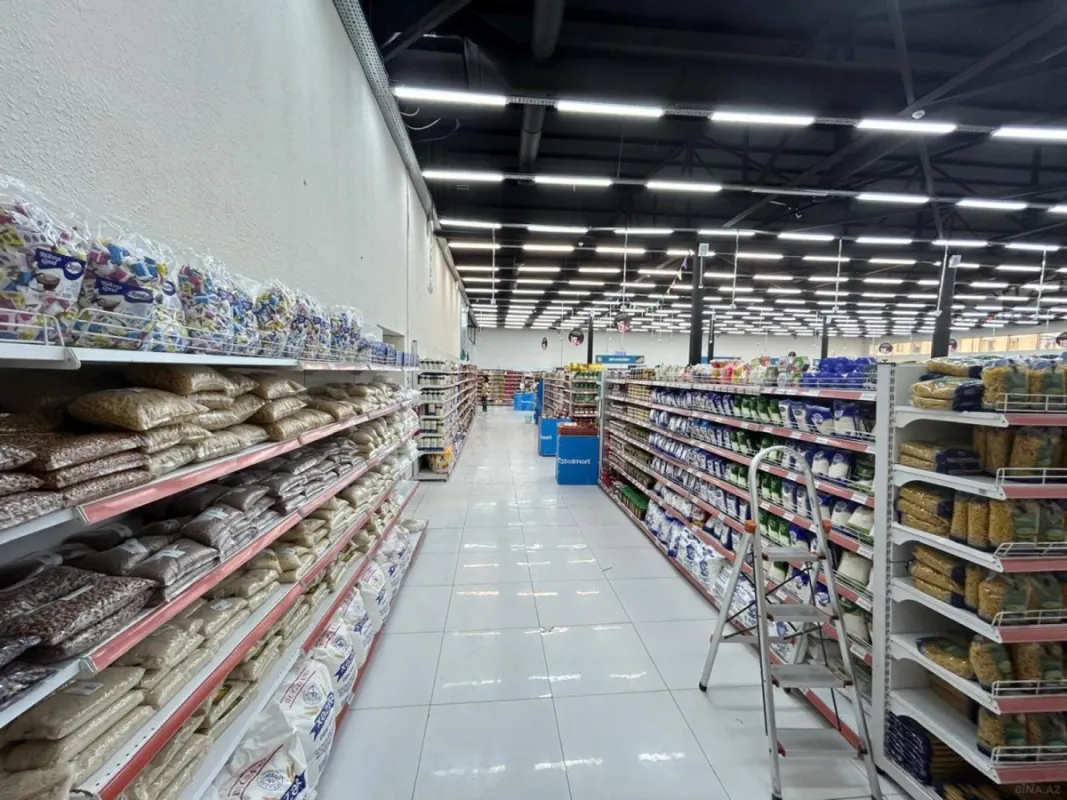 Satılır obyekt 1370 m²