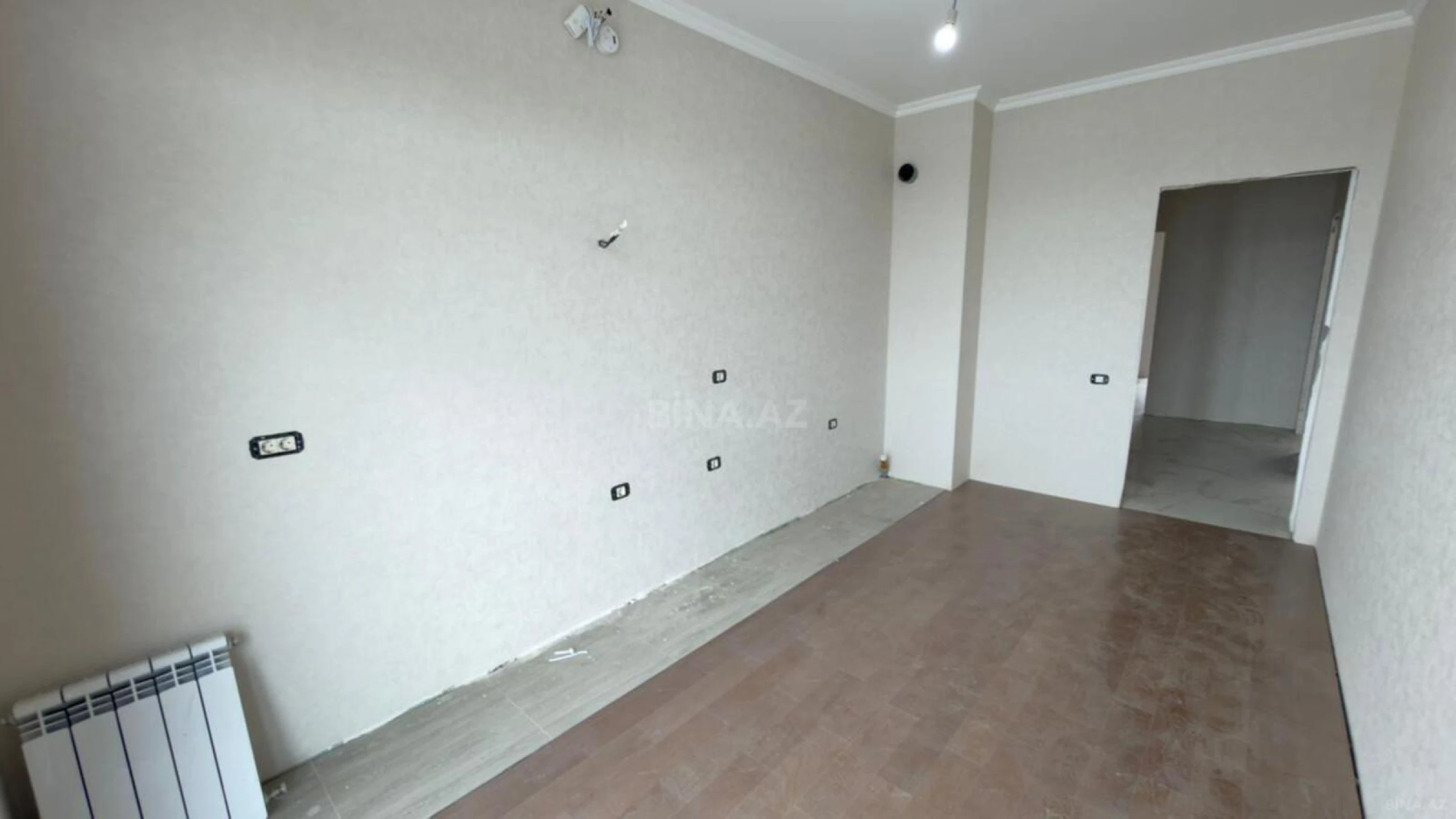Satılır 4 otaqlı mənzil 122 m²