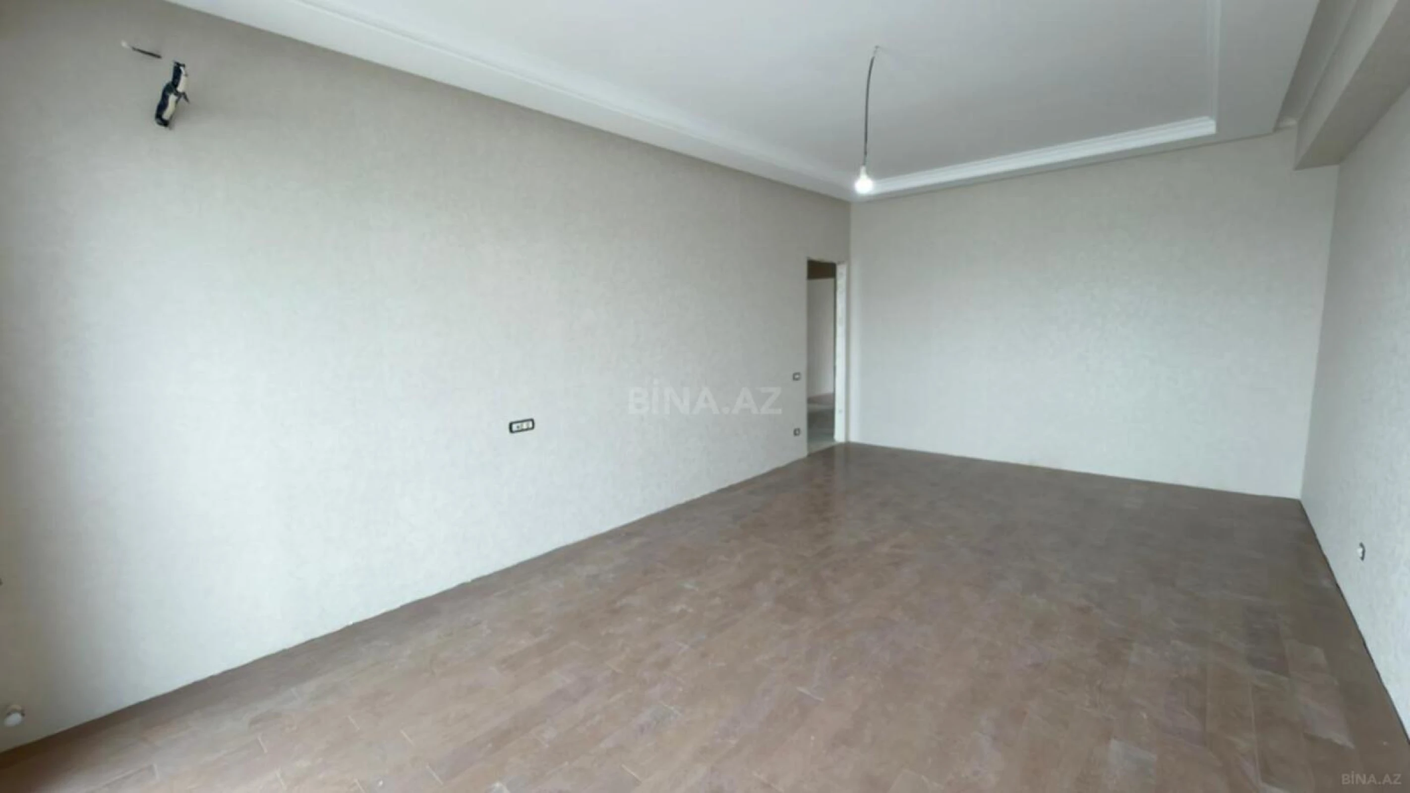 Satılır 4 otaqlı mənzil 122 m²