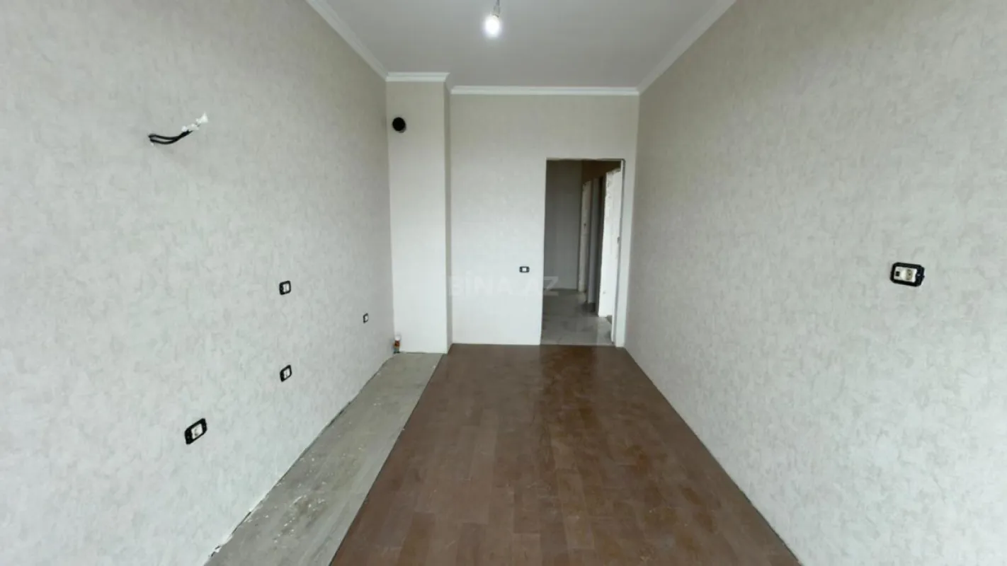 Satılır 4 otaqlı mənzil 122 m²