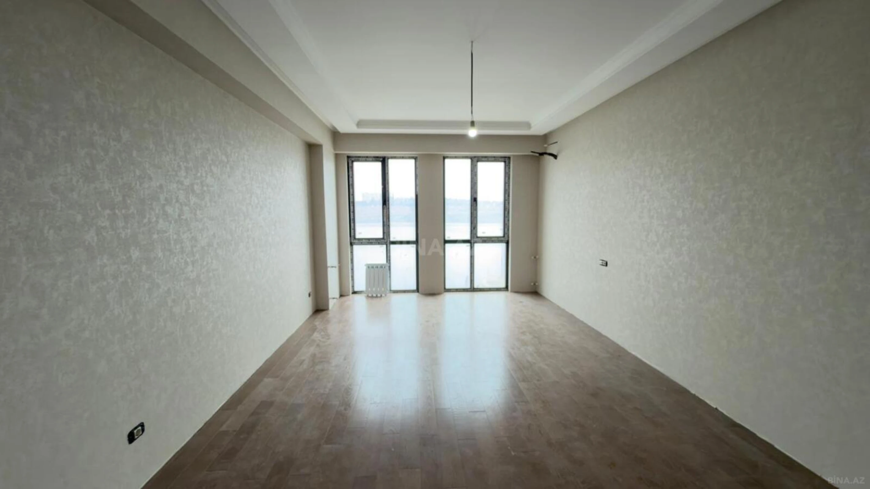 Satılır 4 otaqlı mənzil 122 m²