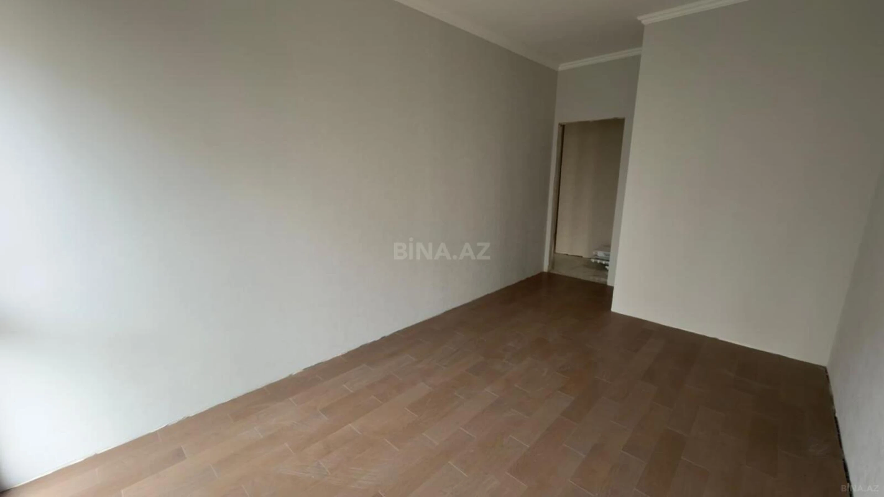 Satılır 4 otaqlı mənzil 122 m²