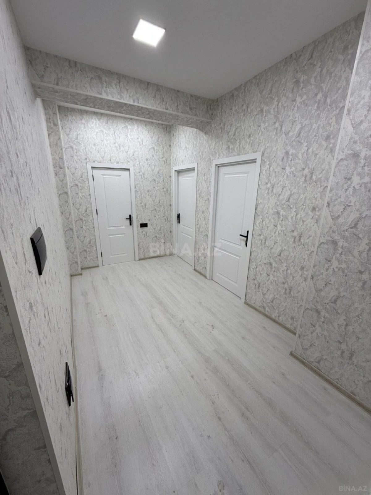 Satılır 2 otaqlı mənzil 70 m²