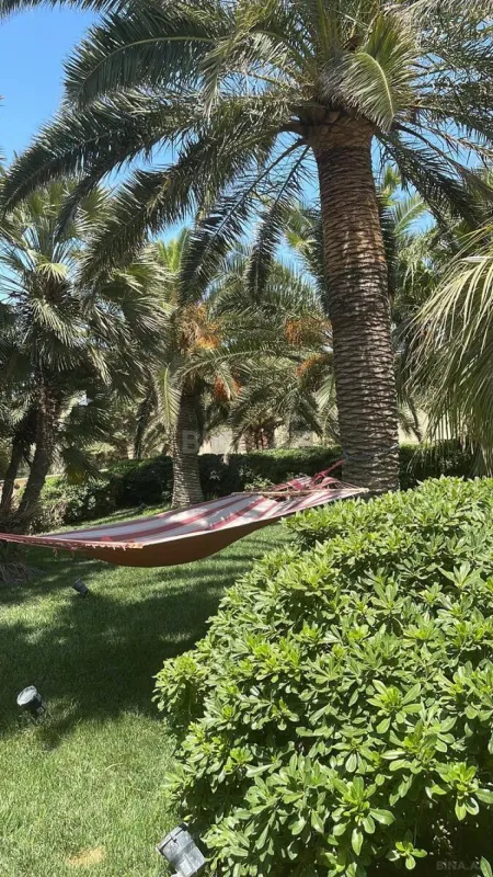 Kirayə verilir 8 otaqlı həyət evi 400 m²