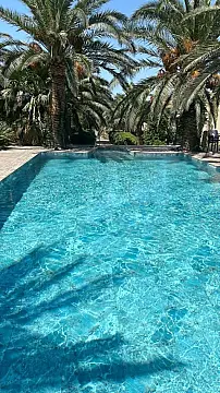 Kirayə verilir 8 otaqlı həyət evi 400 m²