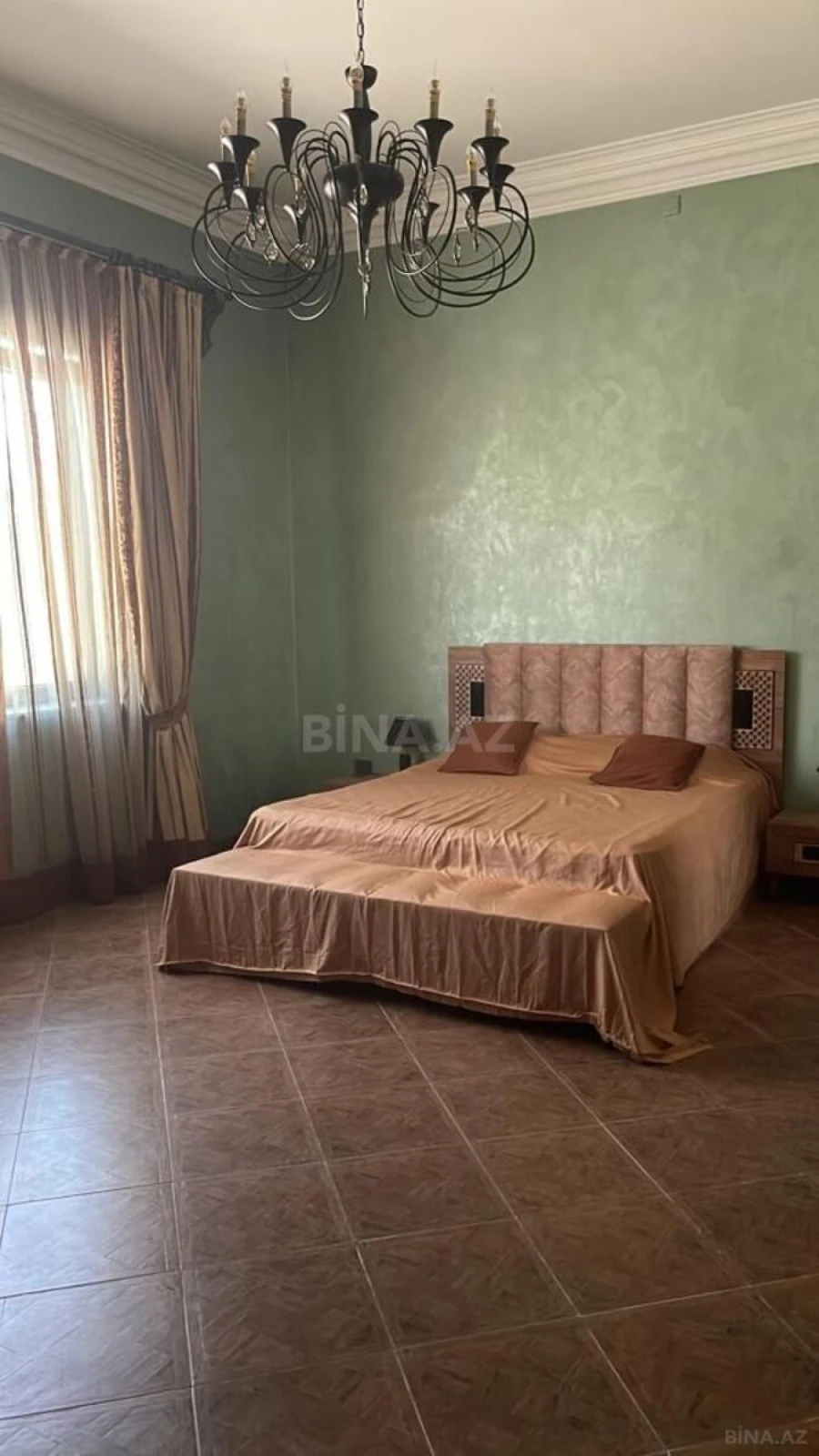 Kirayə verilir 8 otaqlı həyət evi 400 m²