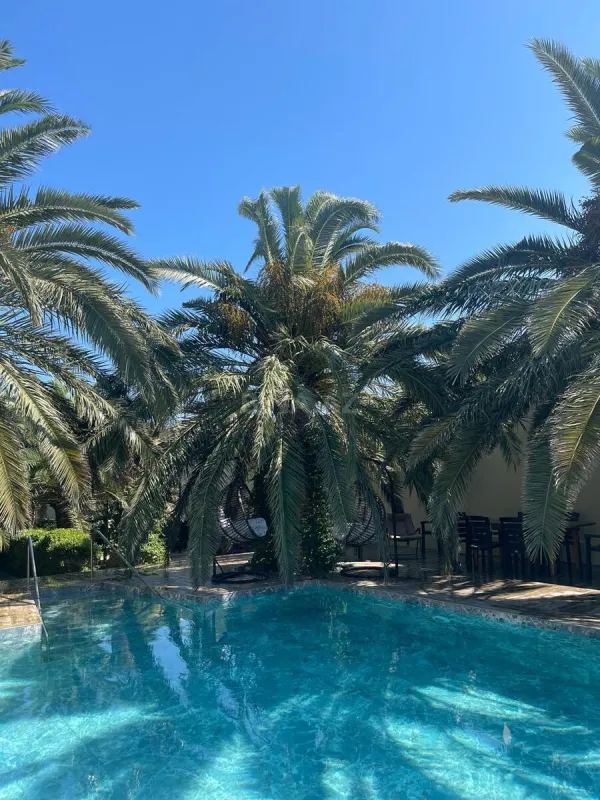 Kirayə verilir 8 otaqlı həyət evi 400 m²