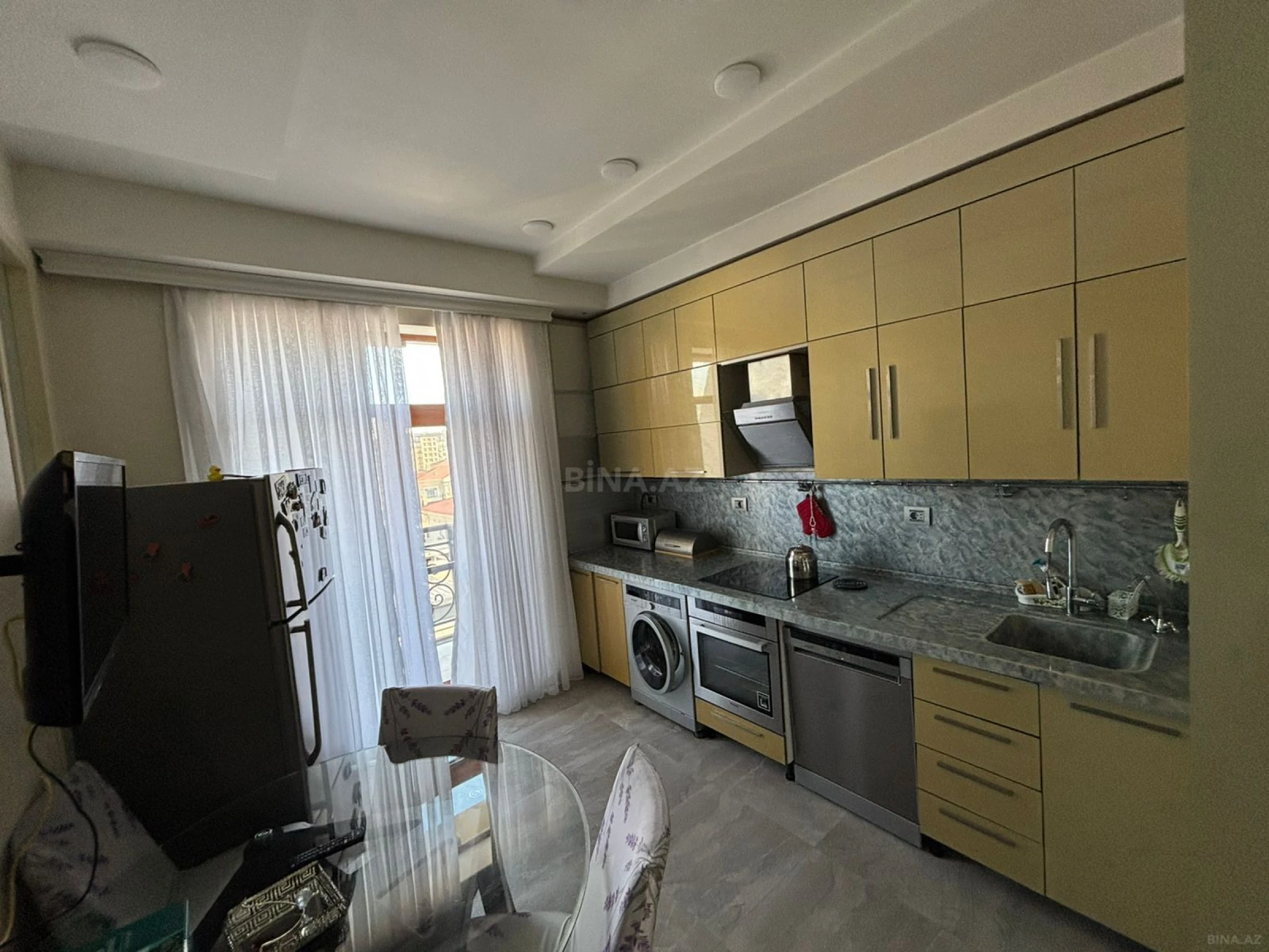 Kirayə verilir 3 otaqlı mənzil 110 m²