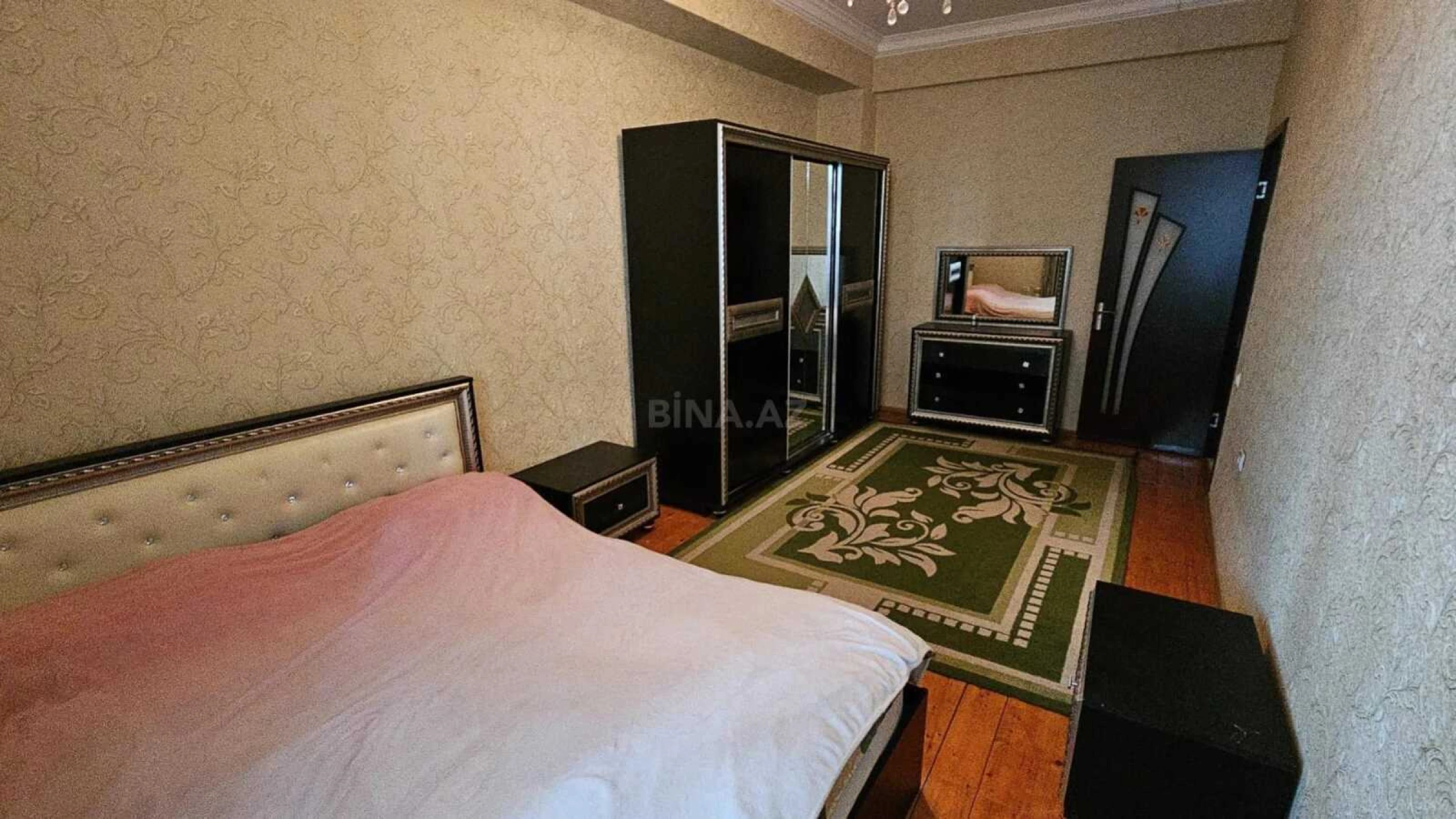 Kirayə verilir 2 otaqlı mənzil 87 m²