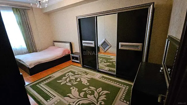 Kirayə verilir 2 otaqlı mənzil 87 m²