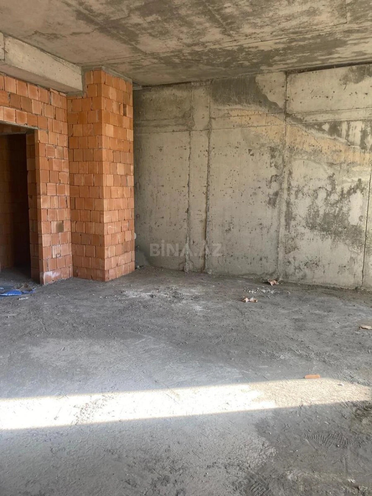 Satılır 1 otaqlı mənzil 60 m²