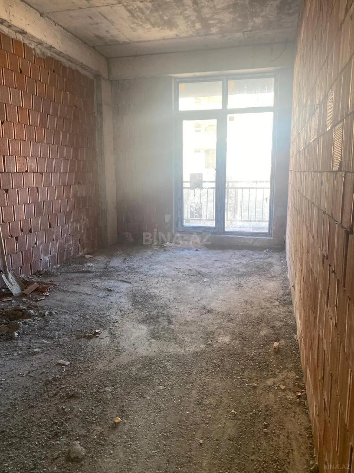 Satılır 1 otaqlı mənzil 60 m²
