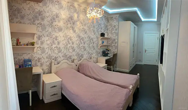 Kirayə verilir 3 otaqlı mənzil 114 m²