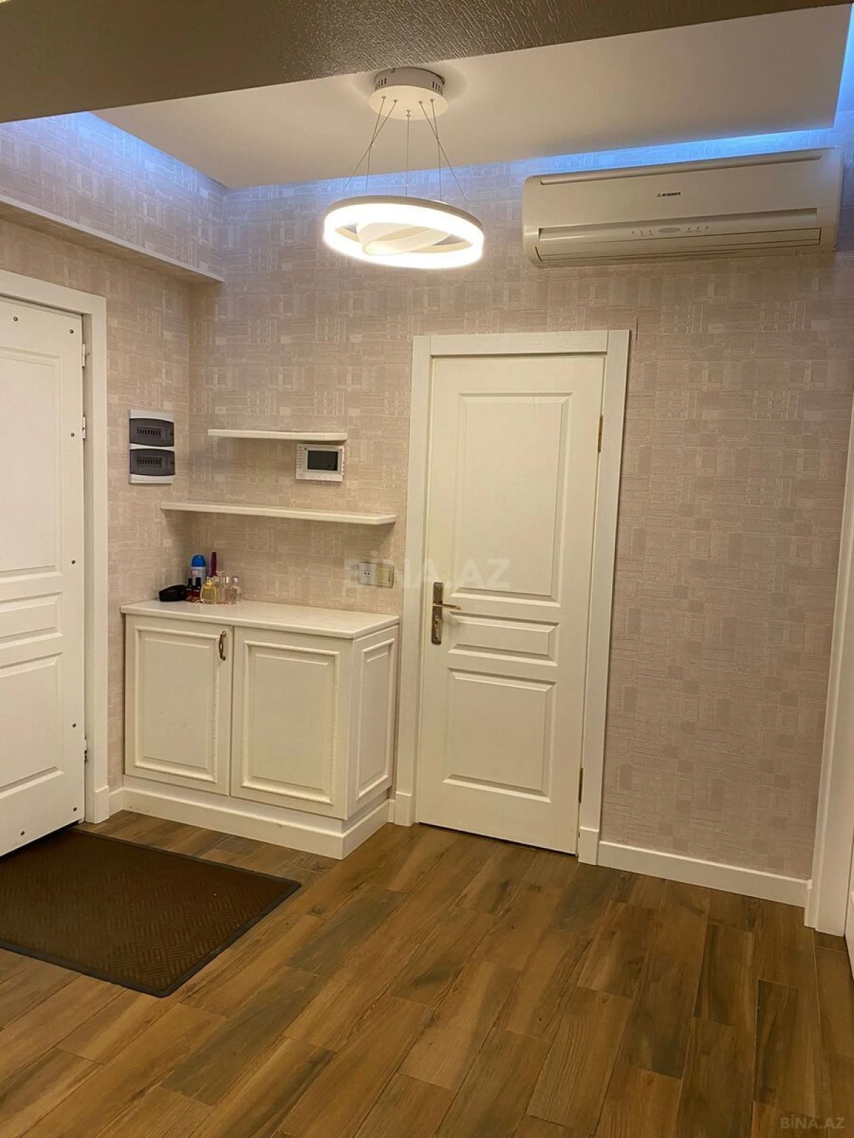 Kirayə verilir 3 otaqlı mənzil 114 m²