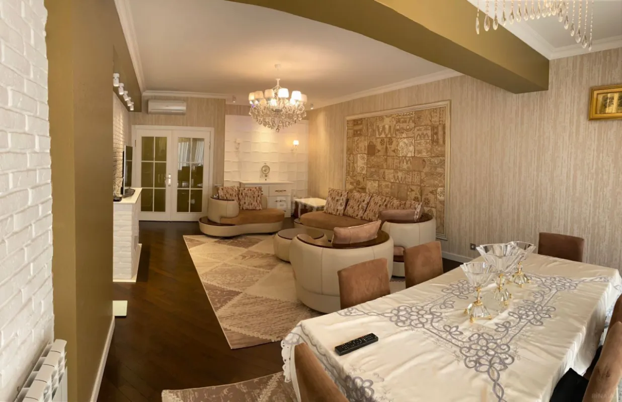 Kirayə verilir 3 otaqlı mənzil 114 m²