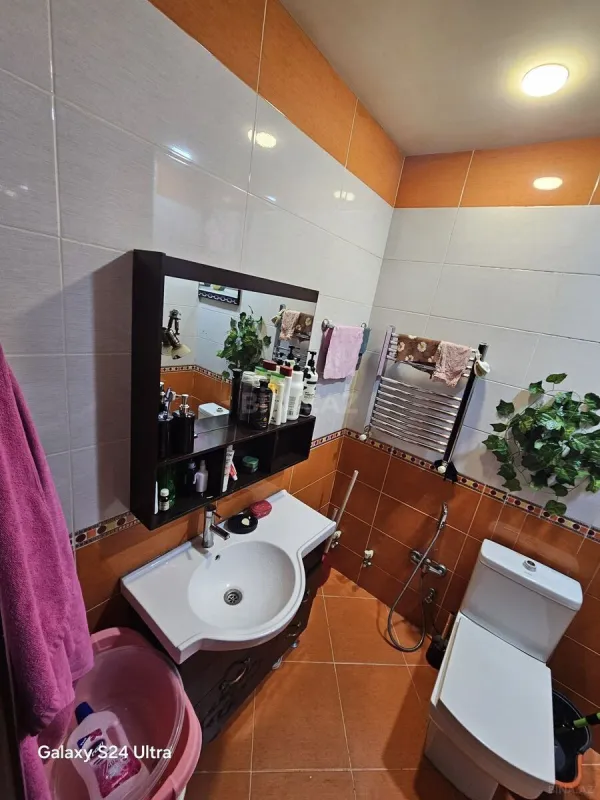 Kirayə verilir 2 otaqlı mənzil 80 m²