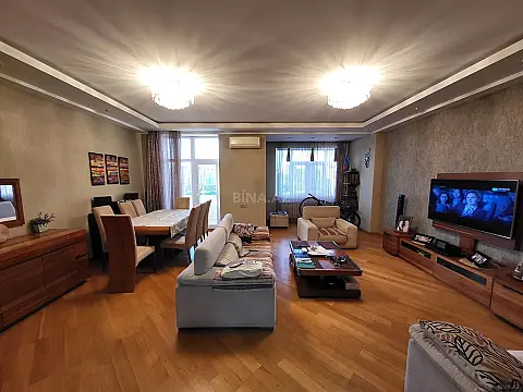 Satılır 4 otaqlı mənzil 164 m²