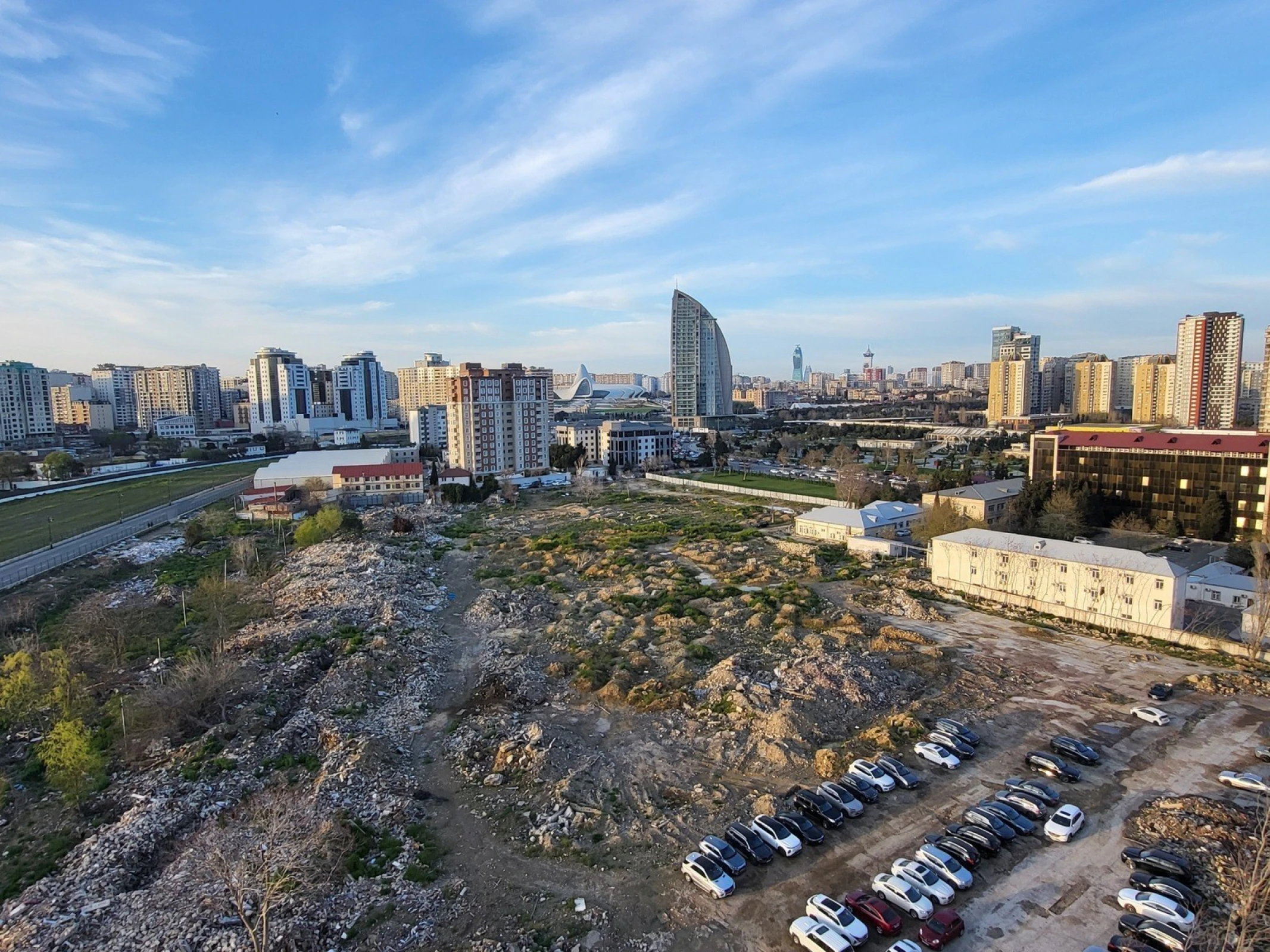 Satılır 4 otaqlı mənzil 164 m²