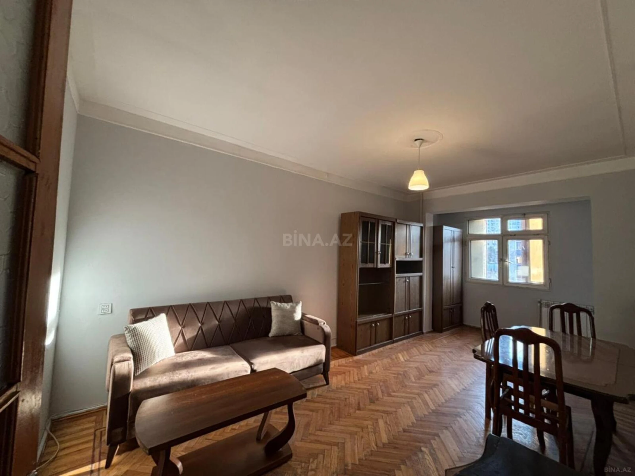 Kirayə verilir 2 otaqlı mənzil 74 m²