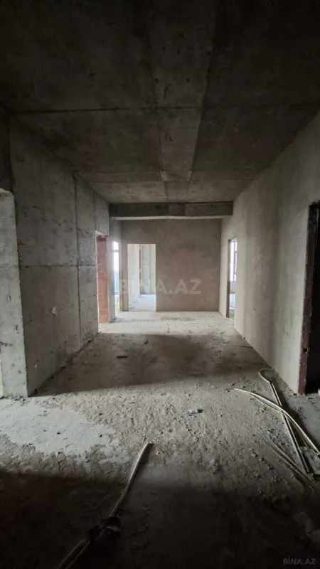 Satılır 4 otaqlı mənzil 170 m²