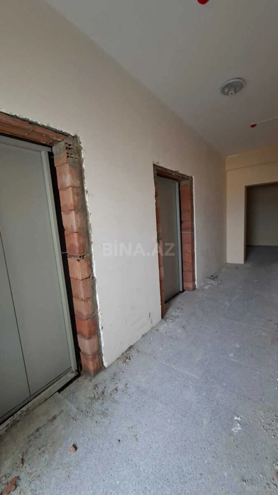 Satılır 4 otaqlı mənzil 170 m²