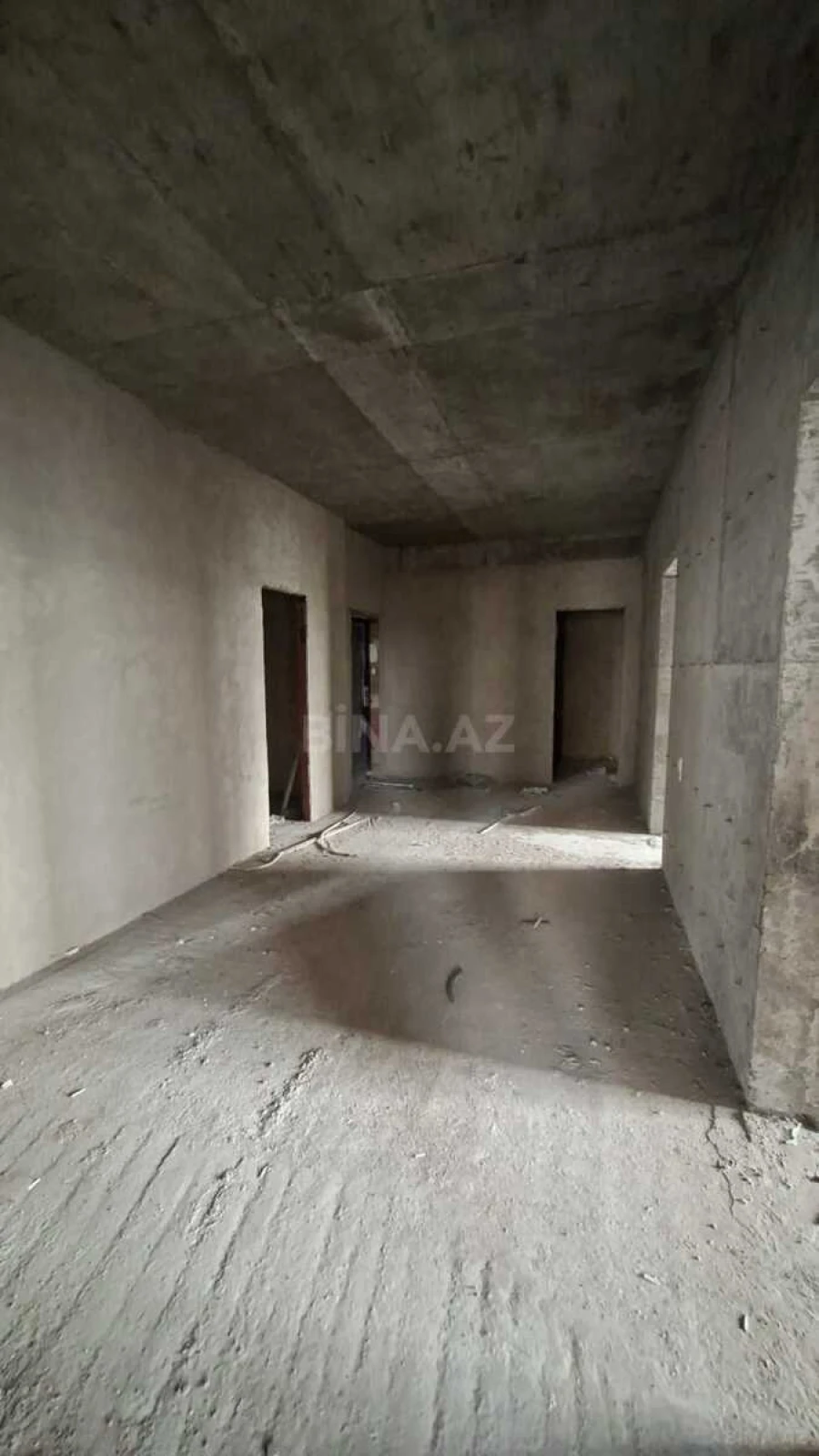 Satılır 4 otaqlı mənzil 170 m²