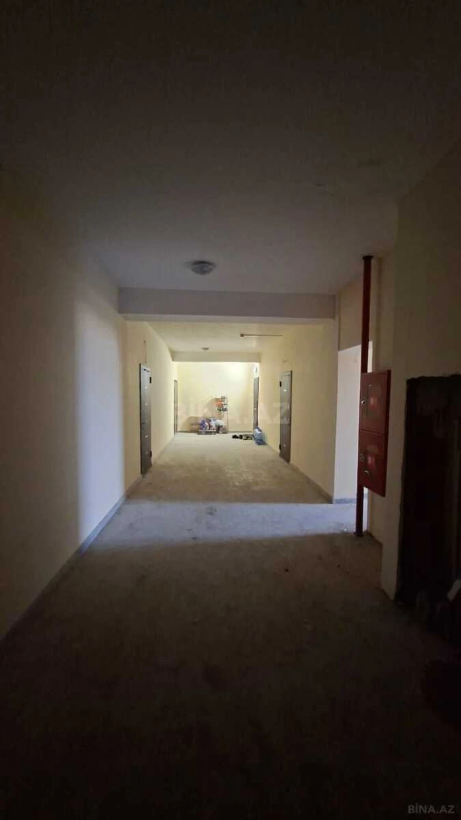 Satılır 4 otaqlı mənzil 170 m²