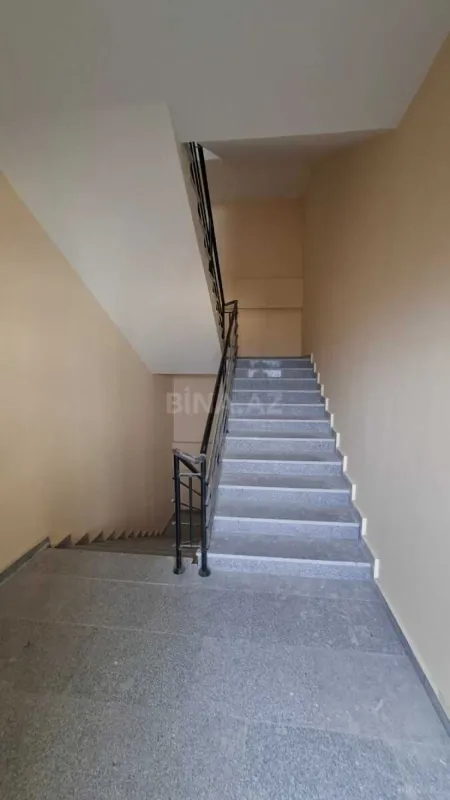 Satılır 4 otaqlı mənzil 170 m²