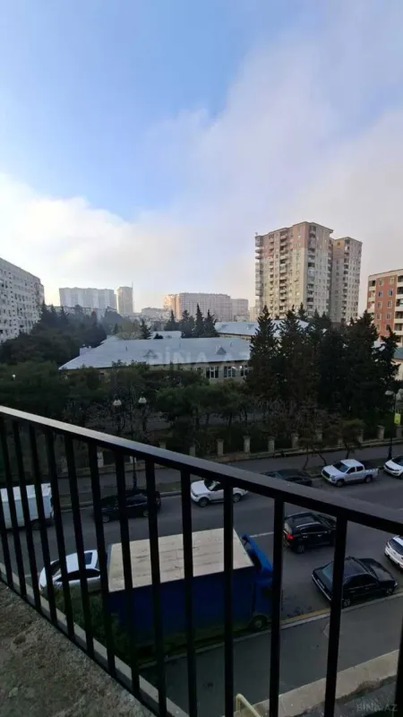 Satılır 4 otaqlı mənzil 170 m²