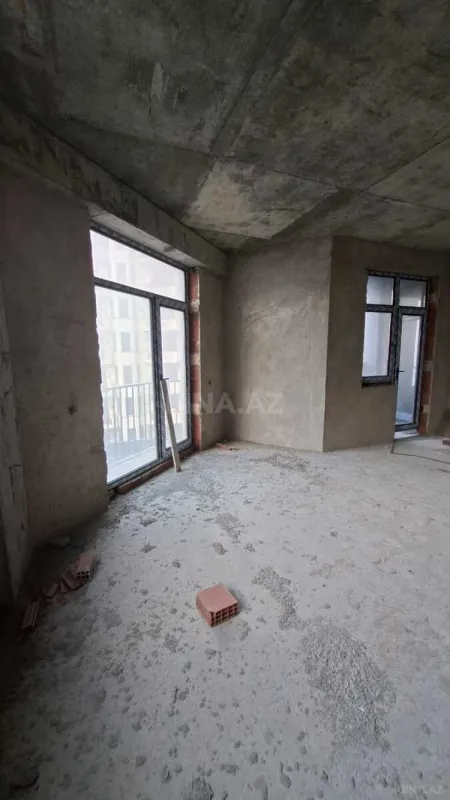 Satılır 4 otaqlı mənzil 170 m²