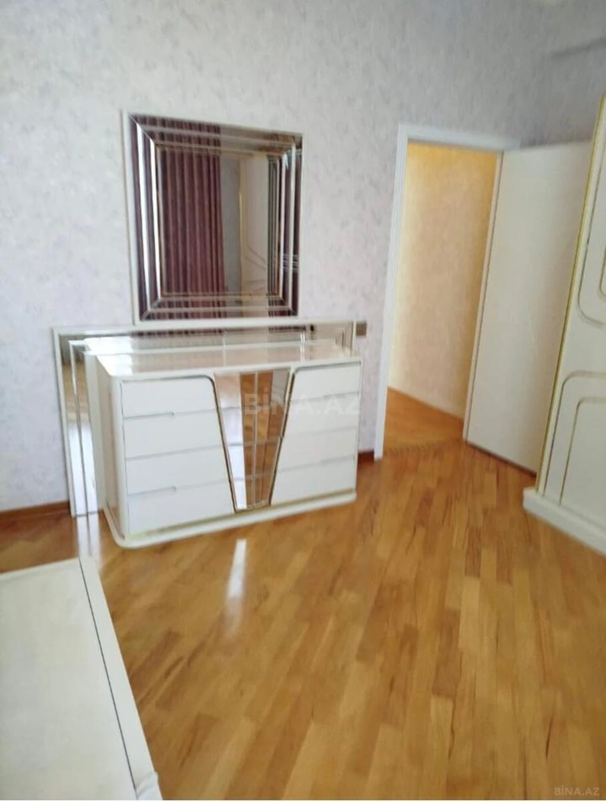 Kirayə verilir 3 otaqlı mənzil 120 m²