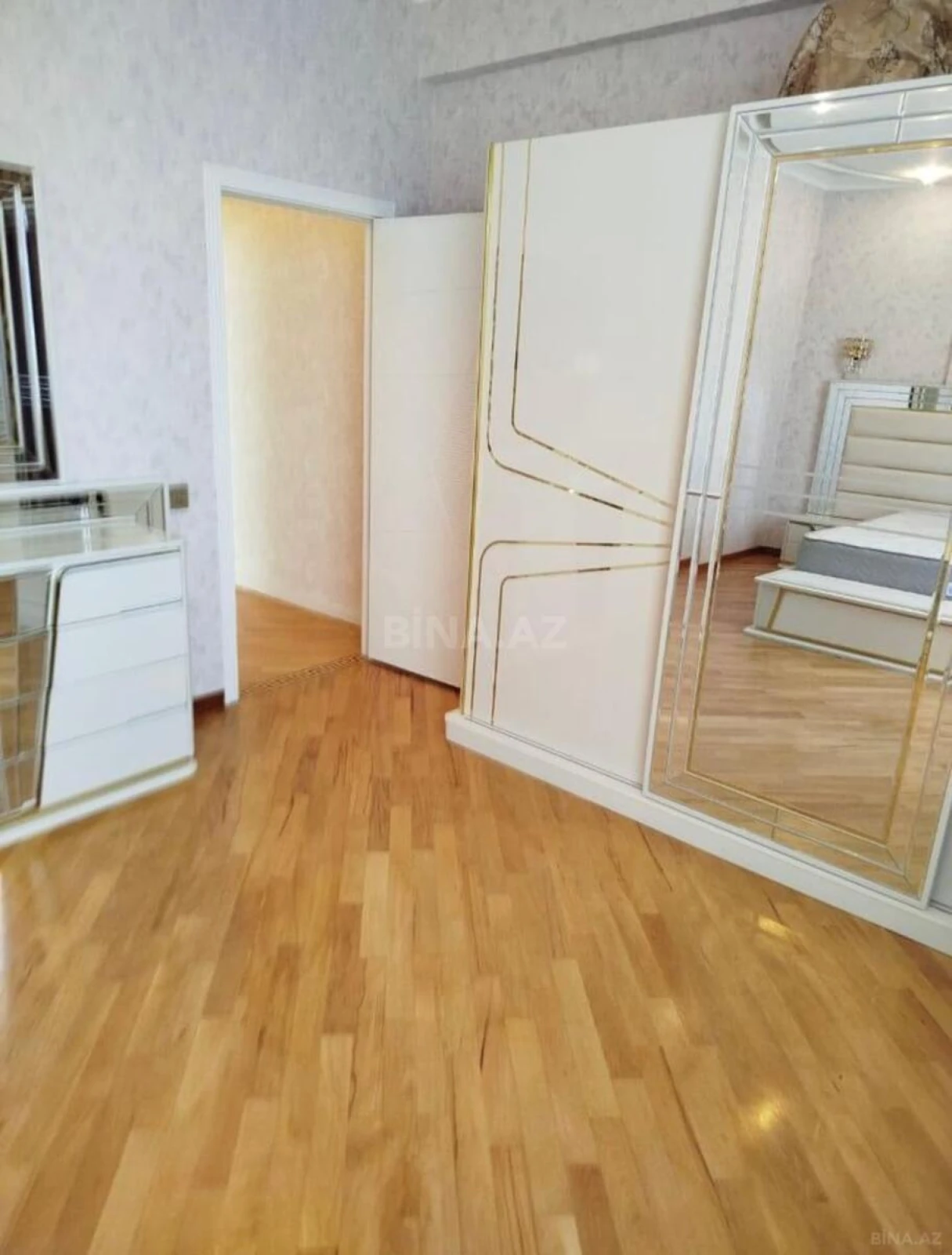 Kirayə verilir 3 otaqlı mənzil 120 m²
