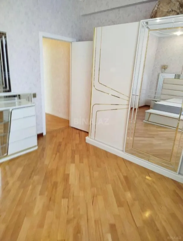 Kirayə verilir 3 otaqlı mənzil 120 m²