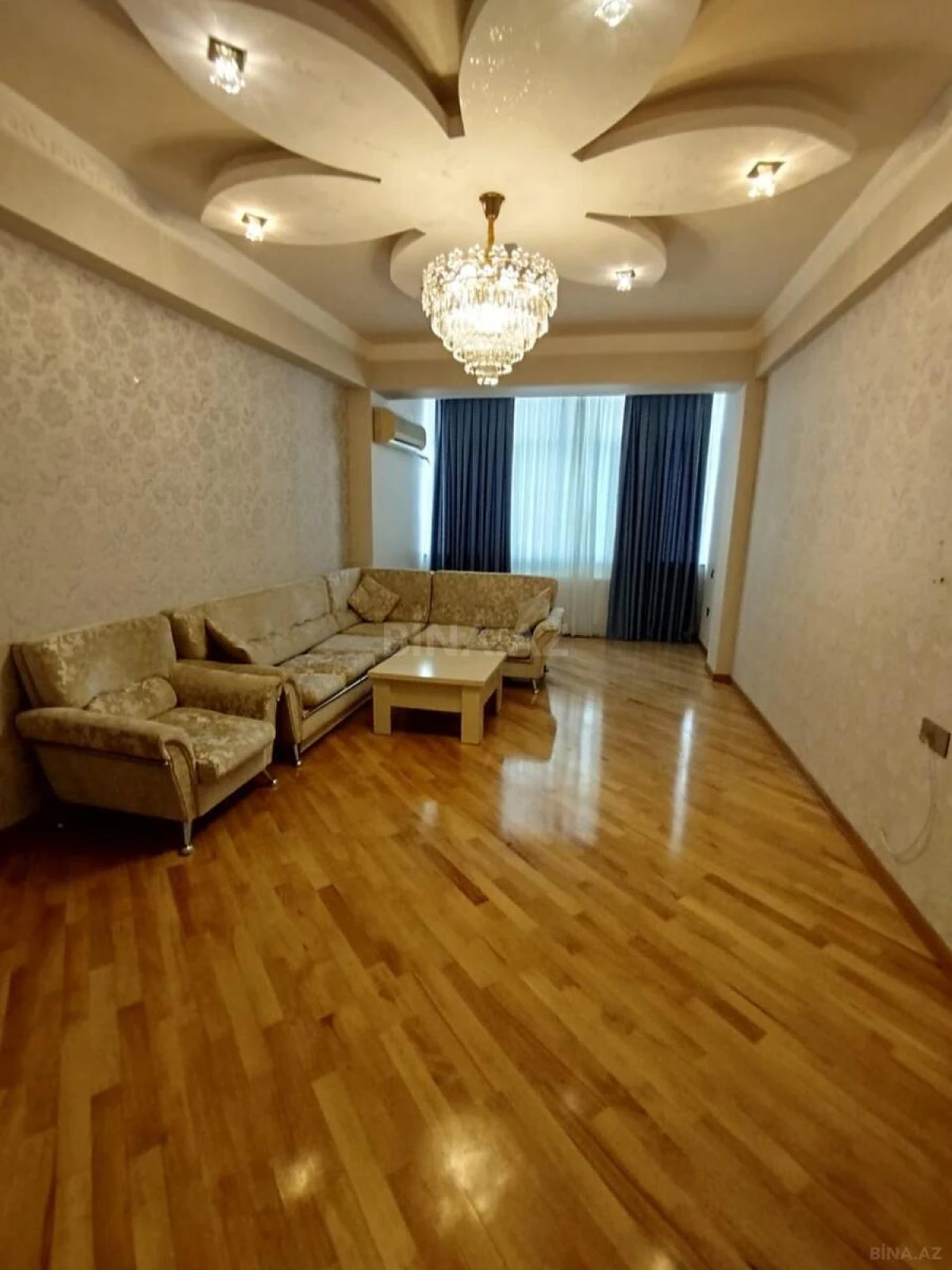 Kirayə verilir 3 otaqlı mənzil 120 m²