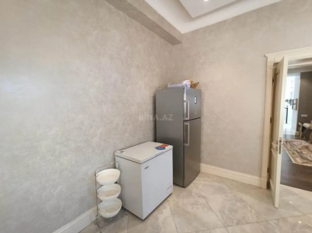 Satılır 7 otaqlı həyət evi 500 m²