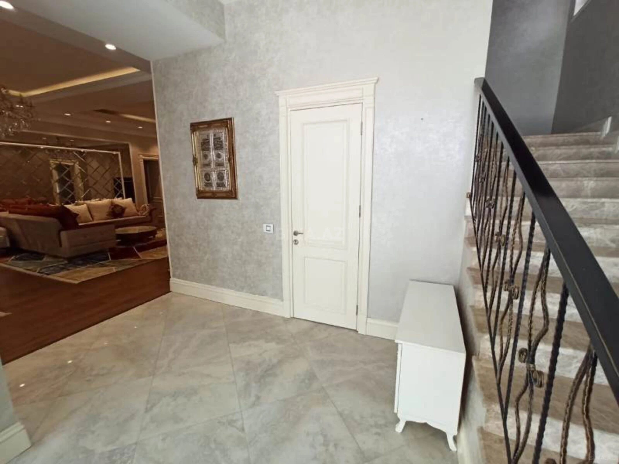 Satılır 7 otaqlı həyət evi 500 m²