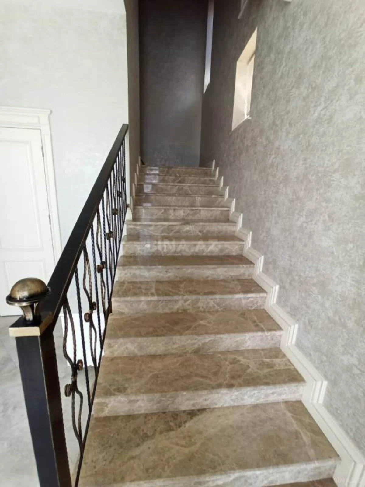 Satılır 7 otaqlı həyət evi 500 m²