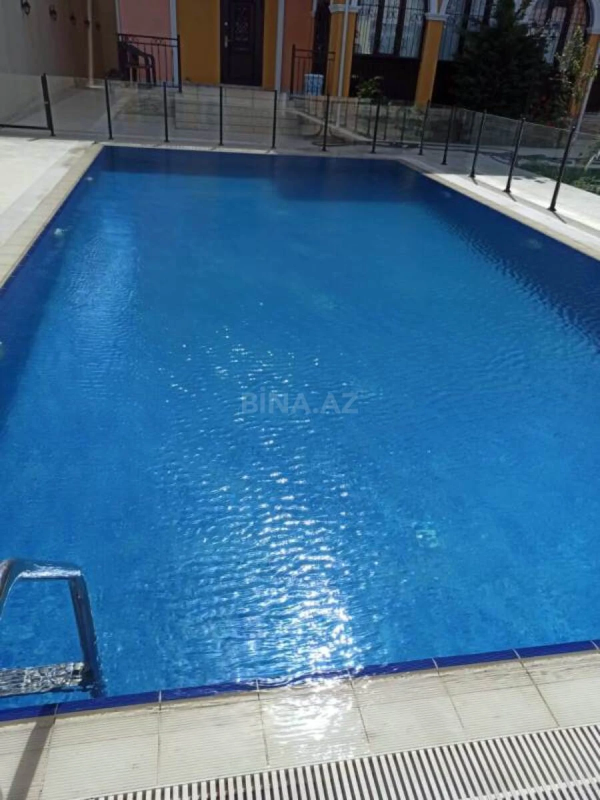 Satılır 7 otaqlı həyət evi 500 m²