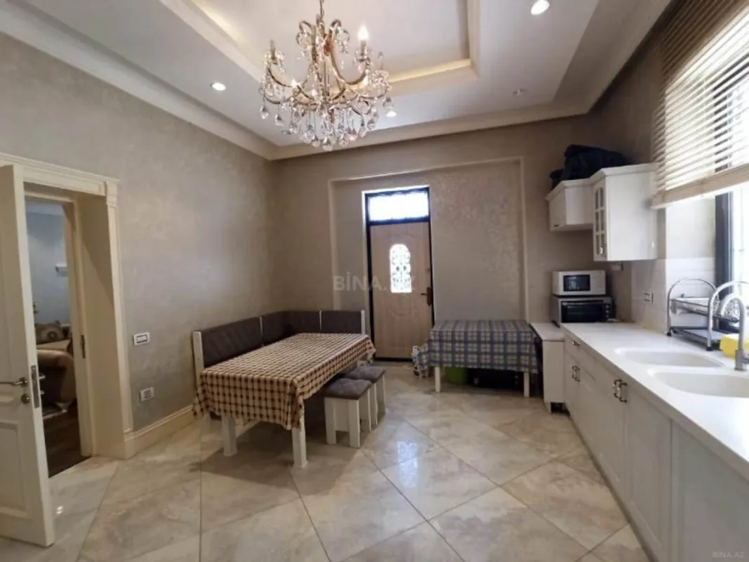 Satılır 7 otaqlı həyət evi 500 m²